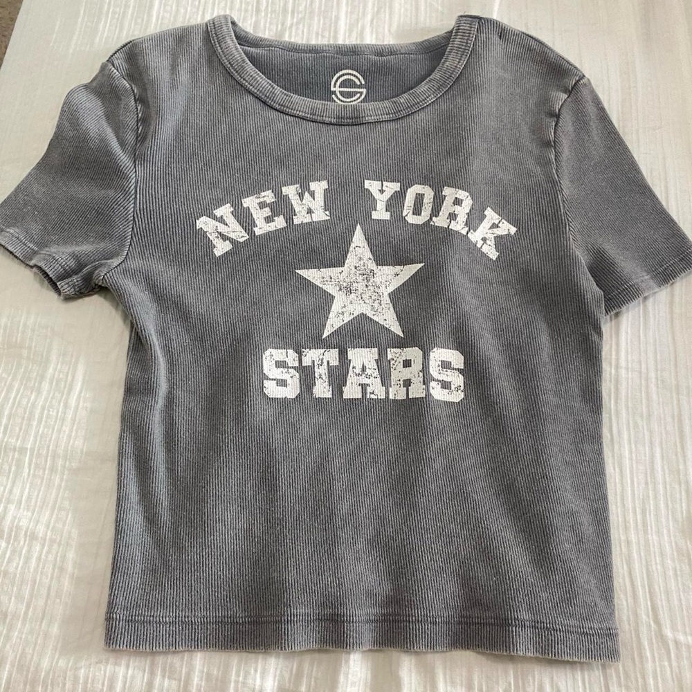 cute grey graphic baby tee perfect for fall